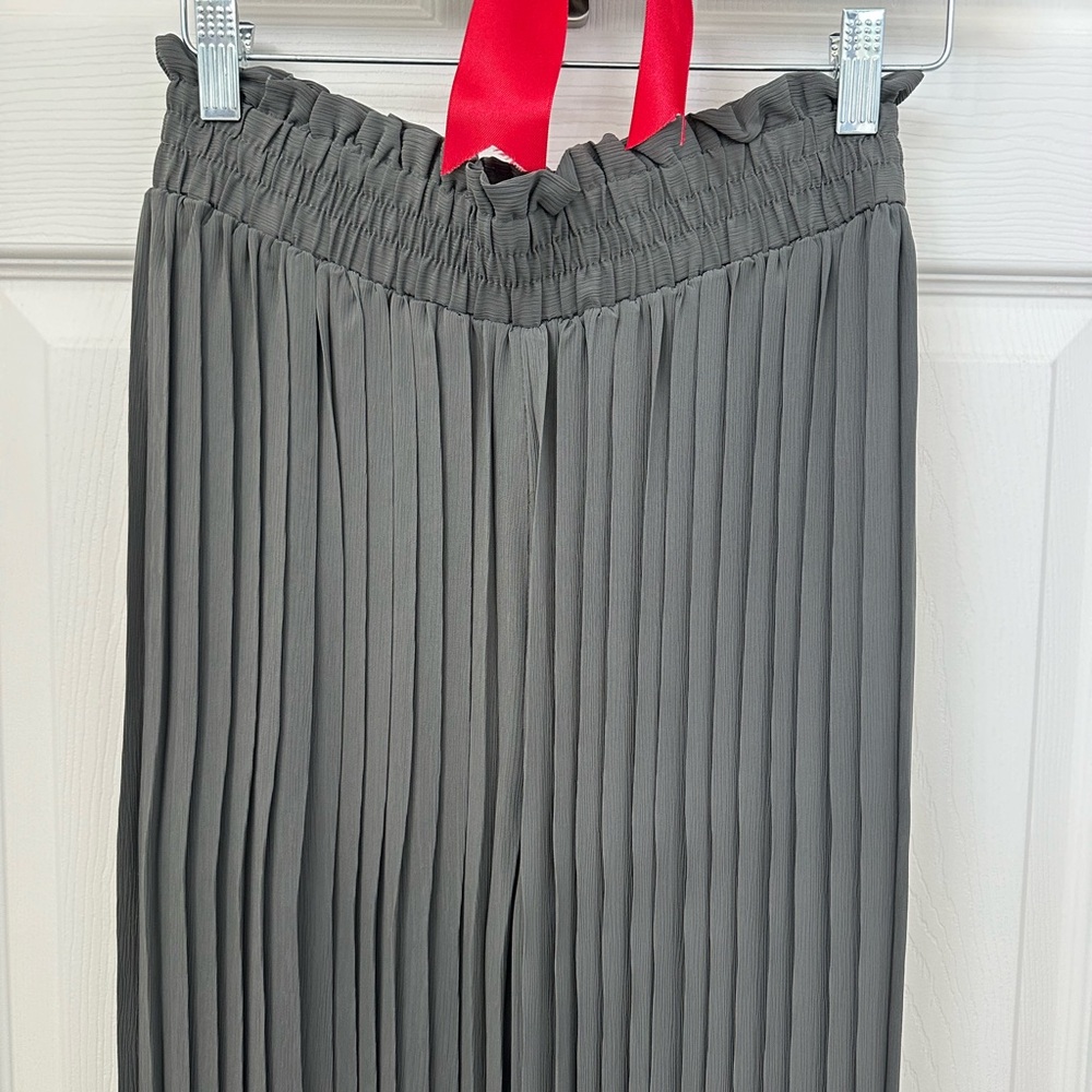 Promesa - Gorgeous pleated dressy pants